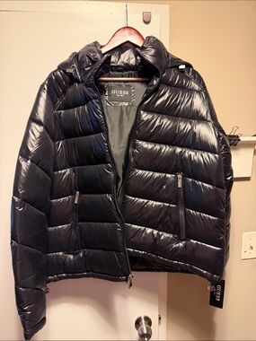 Guess Black Shiny Hooded Quilted Puffer Jacket with Hood; Size XL